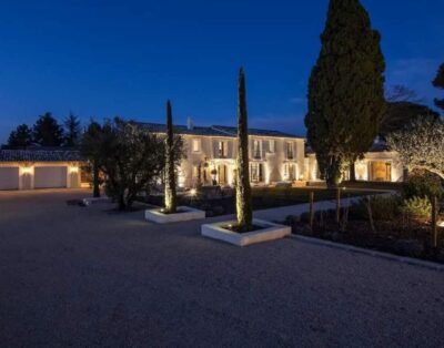 Prestigious 5 star Farmhouse